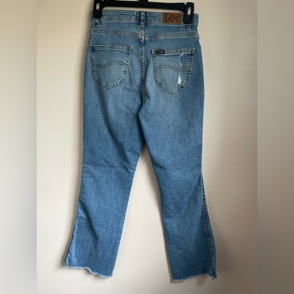 Lee heritage women’s size 2 distressed jeans - Picture 2 of 12